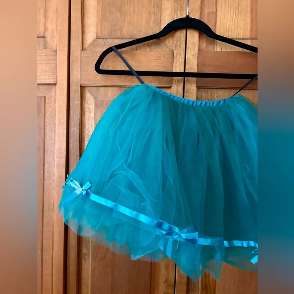 Green Revolution Child’s Sz M Blue/Green Tutu W/ Bow Accents Great for Costumes
